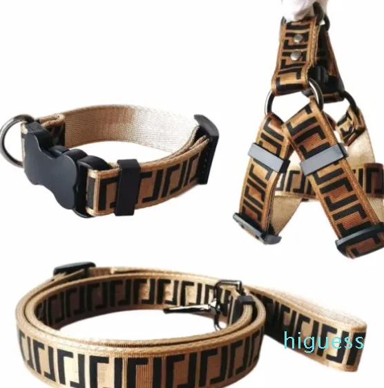 Lyxiga hundhalsar Leases Set Designer Dog Leash Seat Belts Pet Collar and Pets Chain för små medelstora stora hundar Cat Chihuahua Poodle Bulldog Corgi Pug Brown