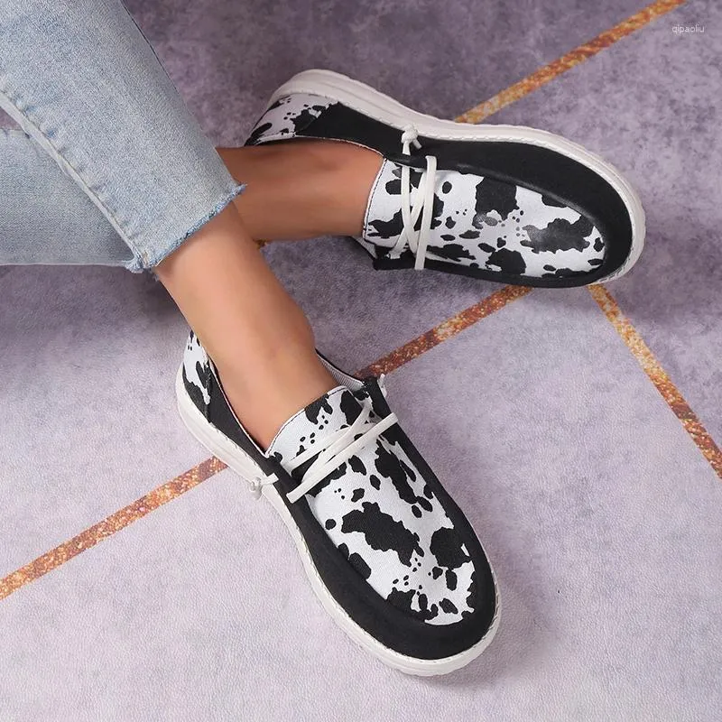 Casual Shoes 2024 Cow Print Canvas Spring Low-Top Women's Round Toe Vulcanized Fashion Outdoor Flat