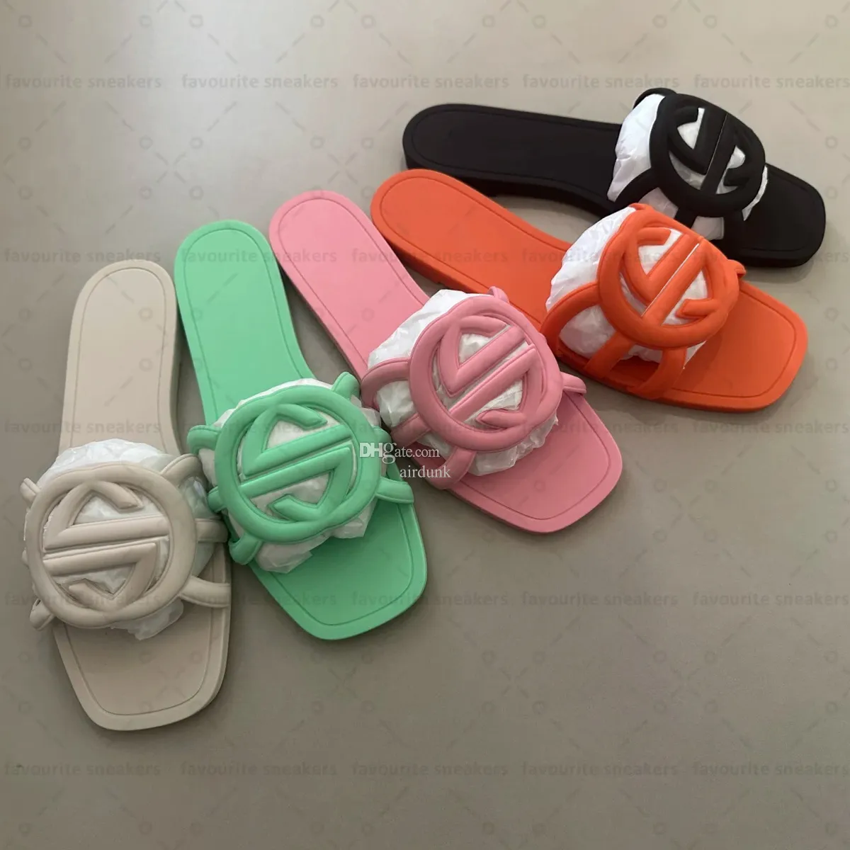 Designer Sandals Women Interlocking Slides Rubber Slippers Ladies Flat Beach Jelly Script Orange Summer Fall Mules Outdoor Waterproof Luxury Pool