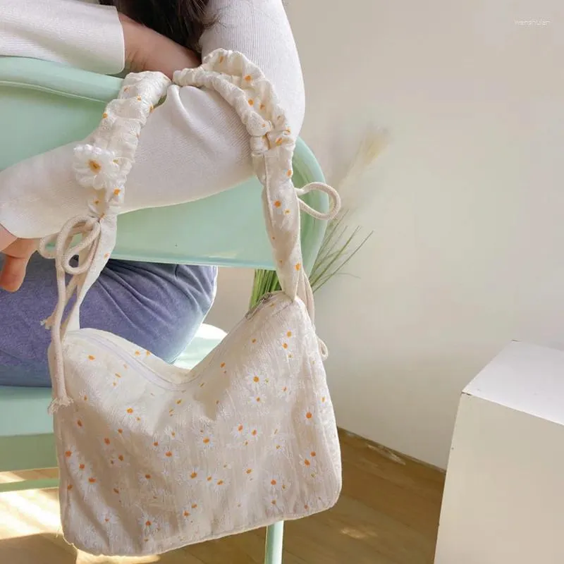 Sac à imprimerie de style coréen femmes épaule petites marguerites toile crossbody for femelle sacs plissés de sangle