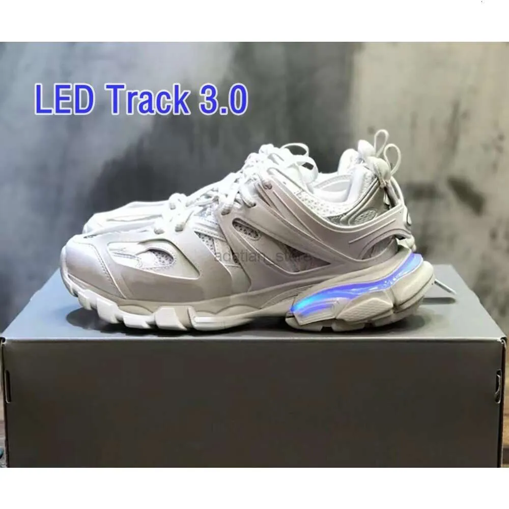 LED -spår 3 3.0 Chaussure Schuhe Hommes Femmes Baskets Triple Noir Blanc Rose Bleu Orange Jaune Vert Tess.S. Gomma sneaker Scarpe Zapatos