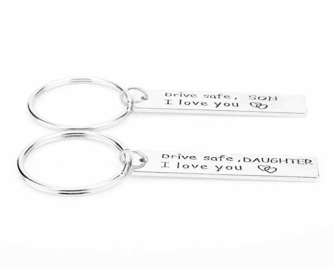 Smycken bokstav nyckelchain drive säker son dotteri älskar dig nyckelchain lycklig nyckel kedja keyring charm familj jul present8172842