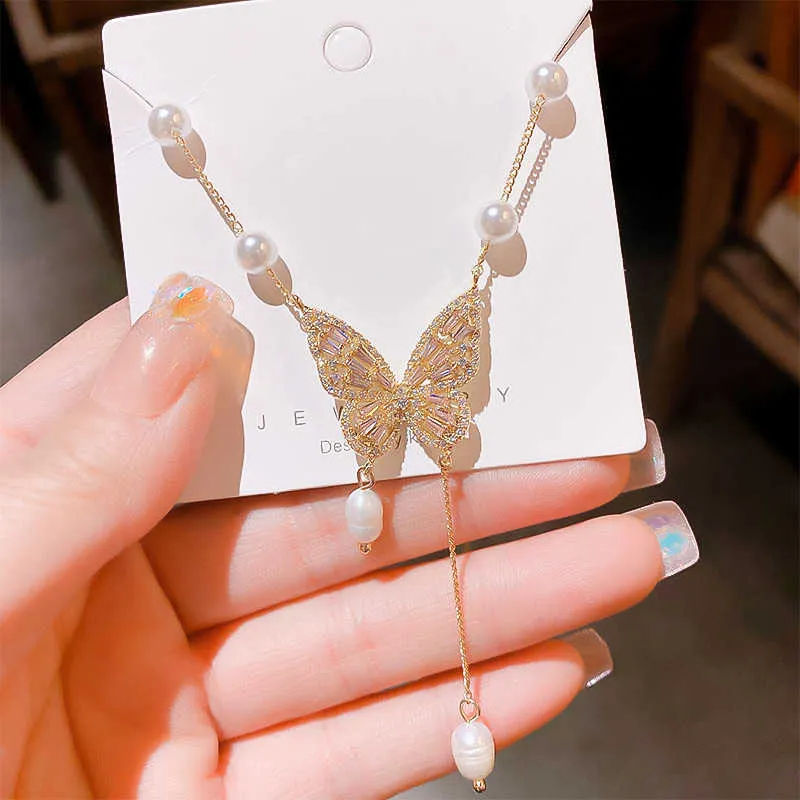 Lekki luksusowy motyl naturalny naszyjnik perłowy dla kobiet nowy modny i unikalny design z wysokim sensem i wszechstronnym łańcuchem obojczyka