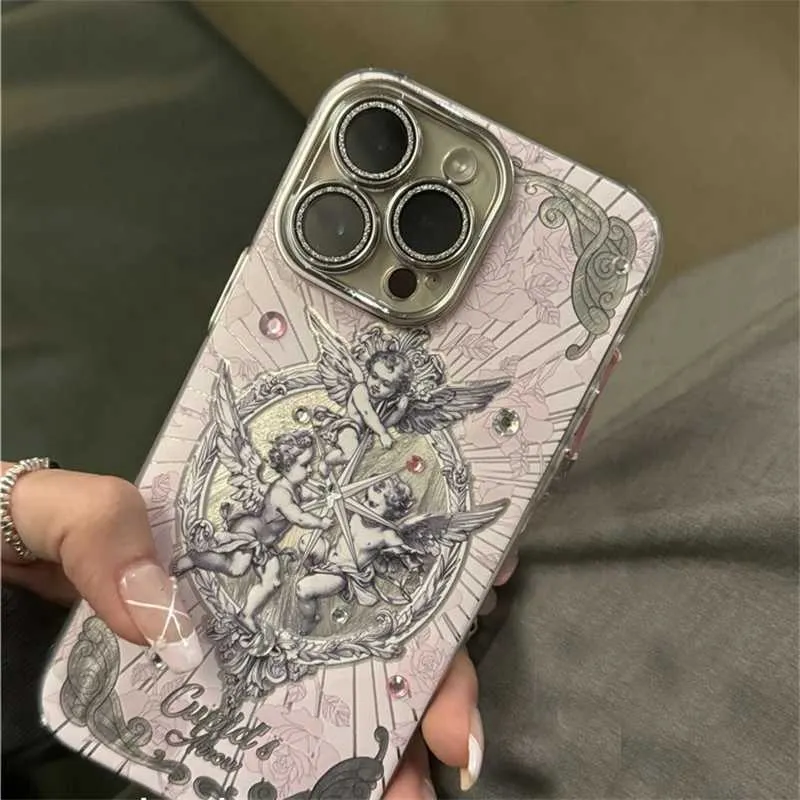 Mobiltelefonfodral medeltiden retro cupid telefonfodral lämplig för iPhone 15 14 12 pro max koreansk flashtelefonfodral fashionabla estetiska chockabsorberande mjuk J240426