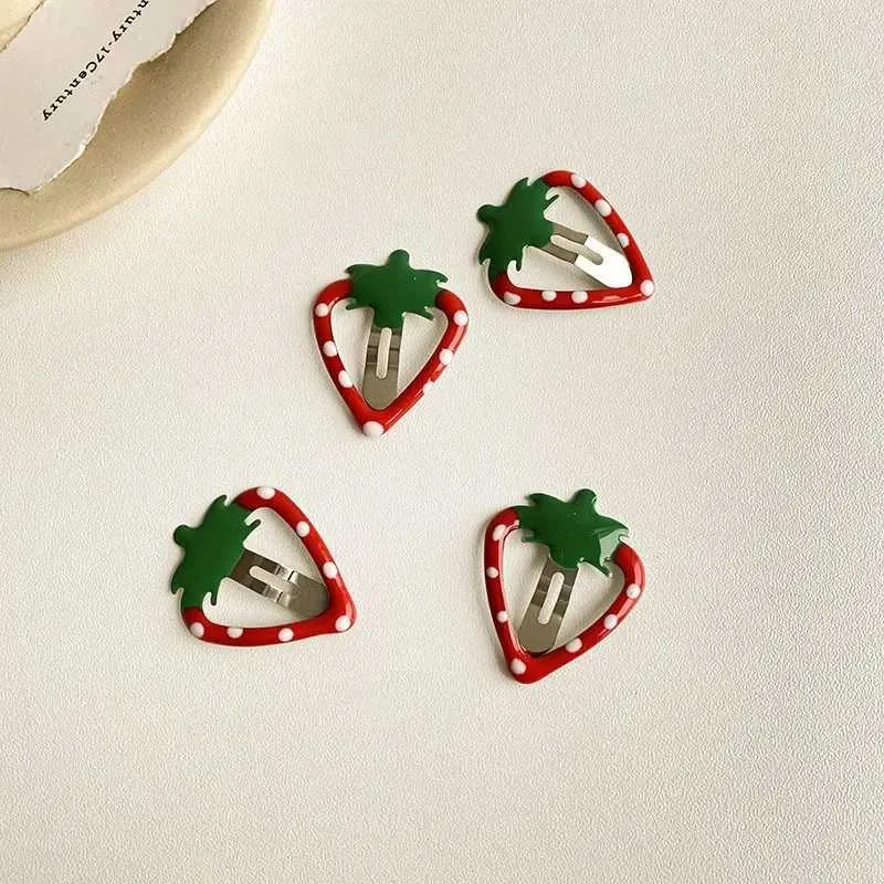 Haarclips Bronrettes Hot Sweet Strawberry Fruit BB Haar Klauw Zij Clip Geschikt voor vrouw Girls Kinderen Clips Geschenkaccessoires Hoofdkleding Decoratie