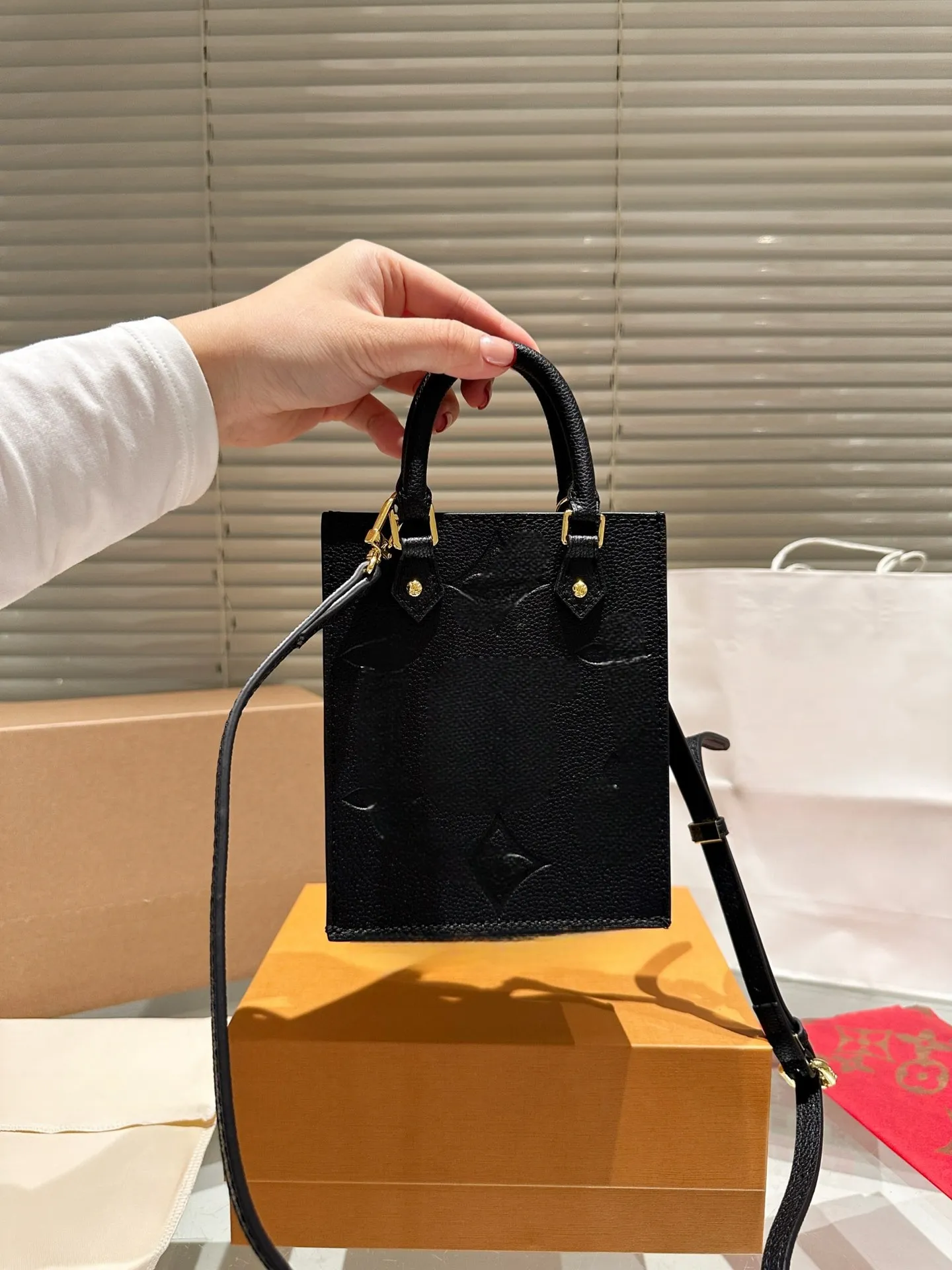 Designer Mini Piano Bag Calfskin material High quality crossbody bag Luxury vintage shoulder bag Tote purse Mobile phone Key bag New