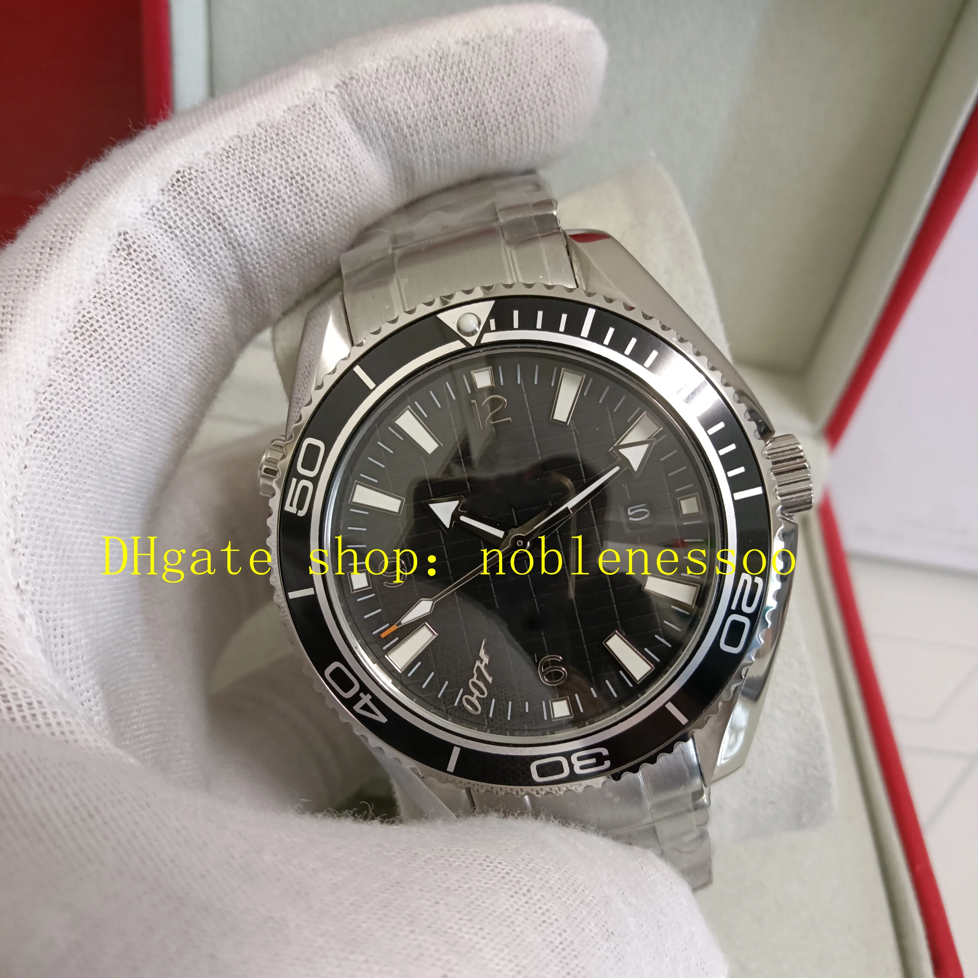 Foto real com caixa automática Homens de homens Black Dial Black 600m 42mm 007 Edição limitada Bandeira cerâmica Pulseira de aço da Ásia 8500 Relógios esportivos de movimento Relógios de pulso