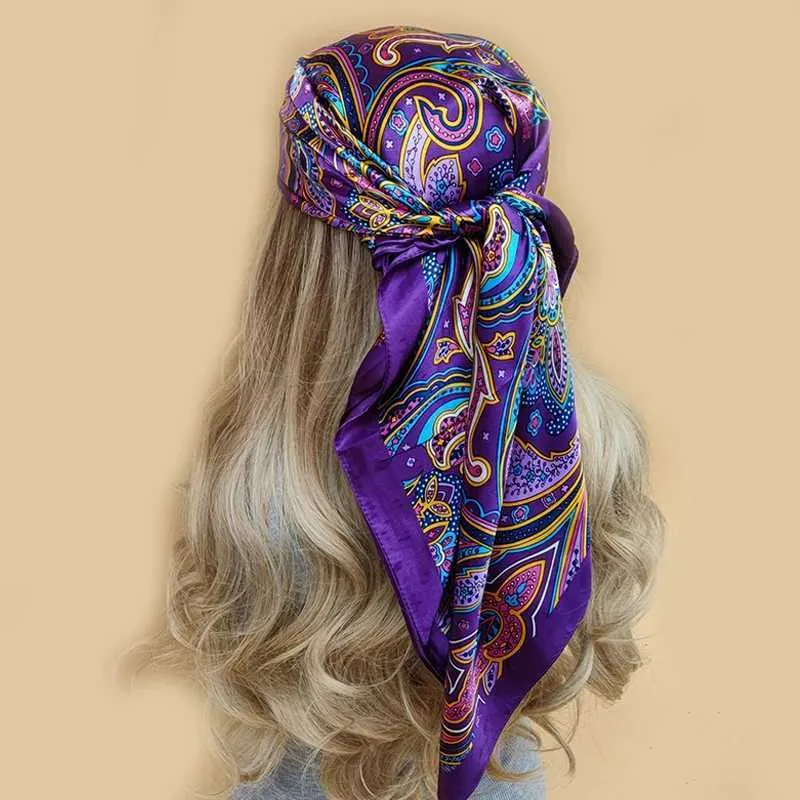 Bandanas Durag Bandana Silk Head/Hair Scarf Dames Luxury Brand Summer Fashion Seizoensgebonden hoofdband 90 * 90 cm hoofdband Foulard Dames Luxe mozaïek 240426