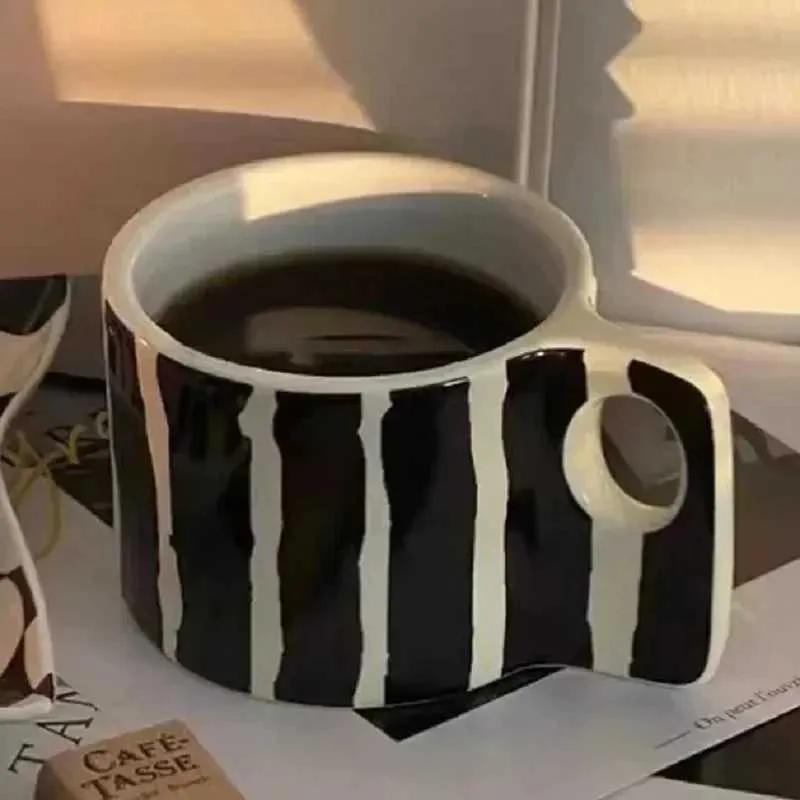 Kubki Retro Medieval Coffee Cup Puchar śniadaniowy Blog Puchar Woda Oryginalna filiżanka śniadaniowa Spersonalizowany Puchar Świąt Bożego Narodzenia J240428