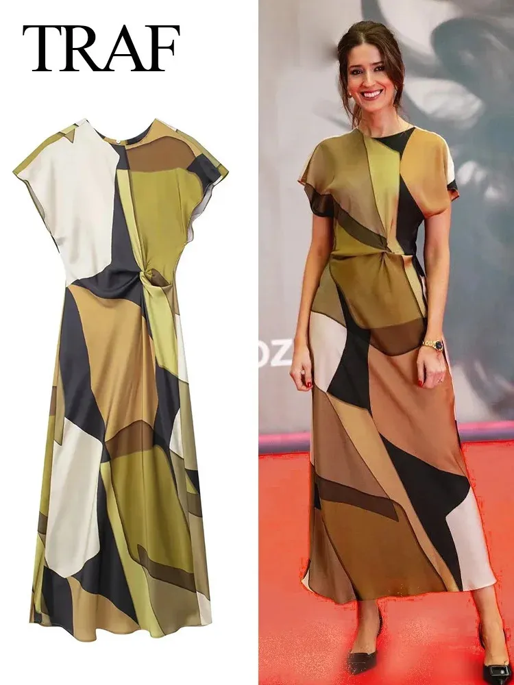 Traf 2024 Summer Woman Fashion Vinatge Green Tryckt Lång klänning En linje ärmlös x form midi klänningar för indie folkstil 240422