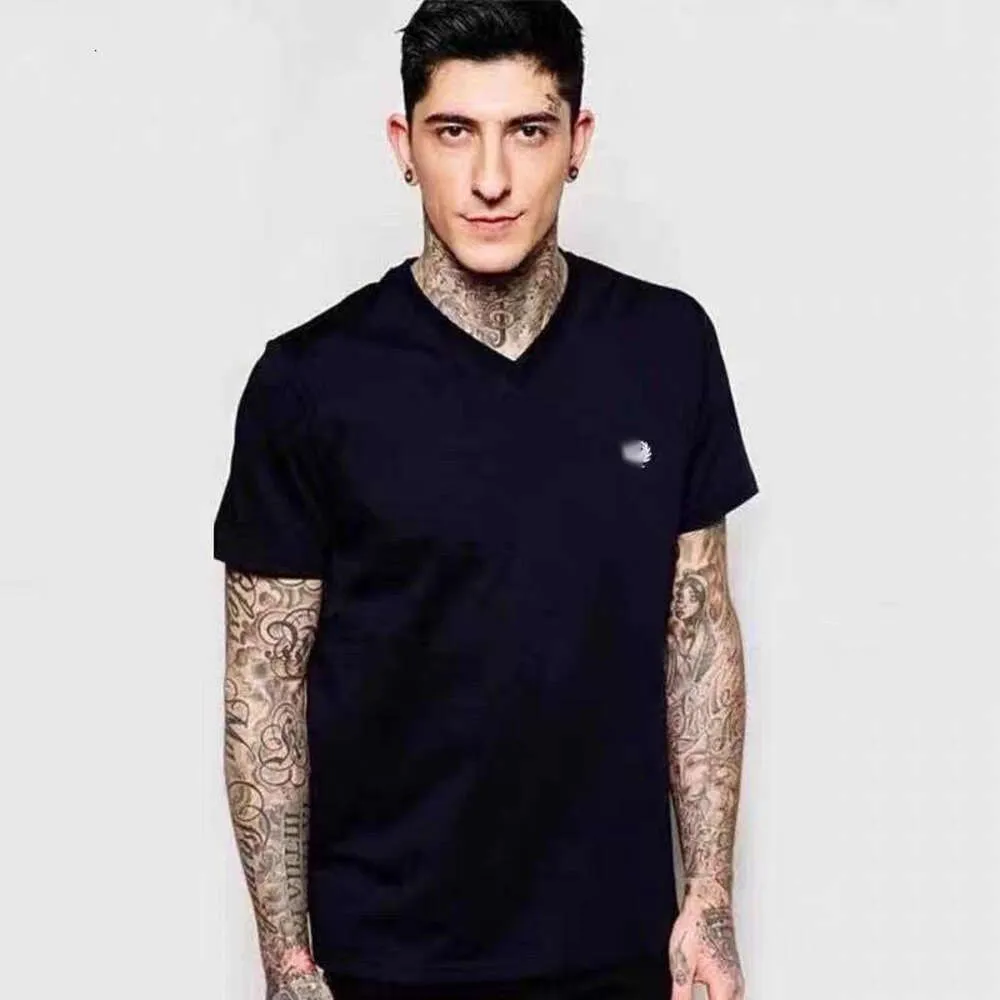 T-shirt di fred polo perry maschera topi di alta qualità polo di moda di lusso nuovo uomo a v-scootto cotone puro ricamato piccoli fiori semplici versatili t-shirt rosso manica corta