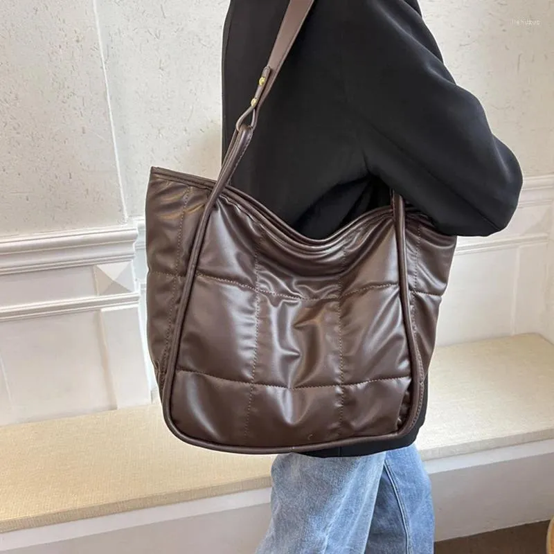 Torby na ramię damskie torba damska duża pojemność zwykła torebki designerskie dla kobiet dla kobiet vintage skórka miękka zima