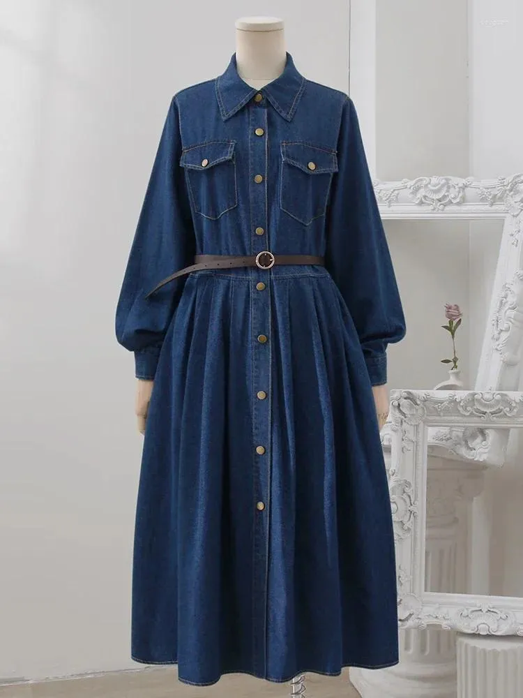 Robes décontractées Robe en jean bleu de longueur moyenne pour les femmes à l'automne aux femmes Portez des jupes longues de tempérament légère et mature