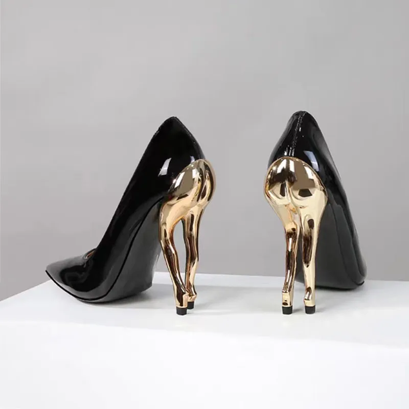 Patente de transporte Lady Lady Free Stiletto 2024 Saltos de couro de salto de couro pernas de ouro Elegantes sapatos de salto alienígena