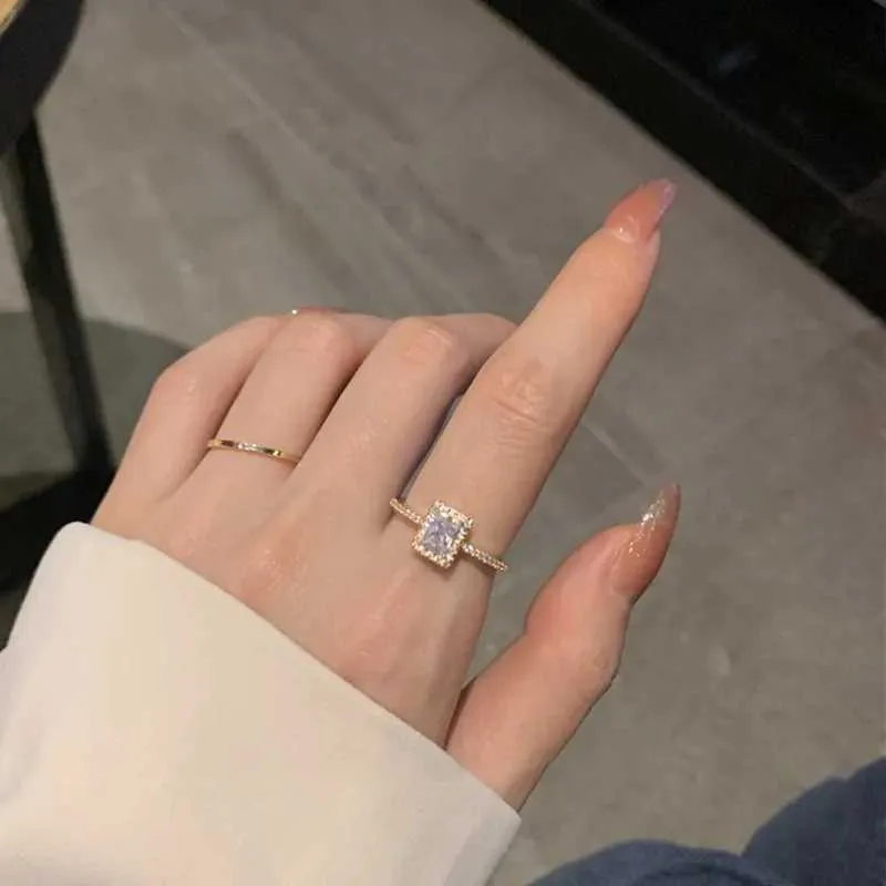 Pierścienie zespołowe luksusowe klasyczne mosonite damskie pierścionek zaręczynowy Square Lucky Pierścień Spersonalizowany pierścionek ze stali nierdzewnej Urocza biżuteria Q240427