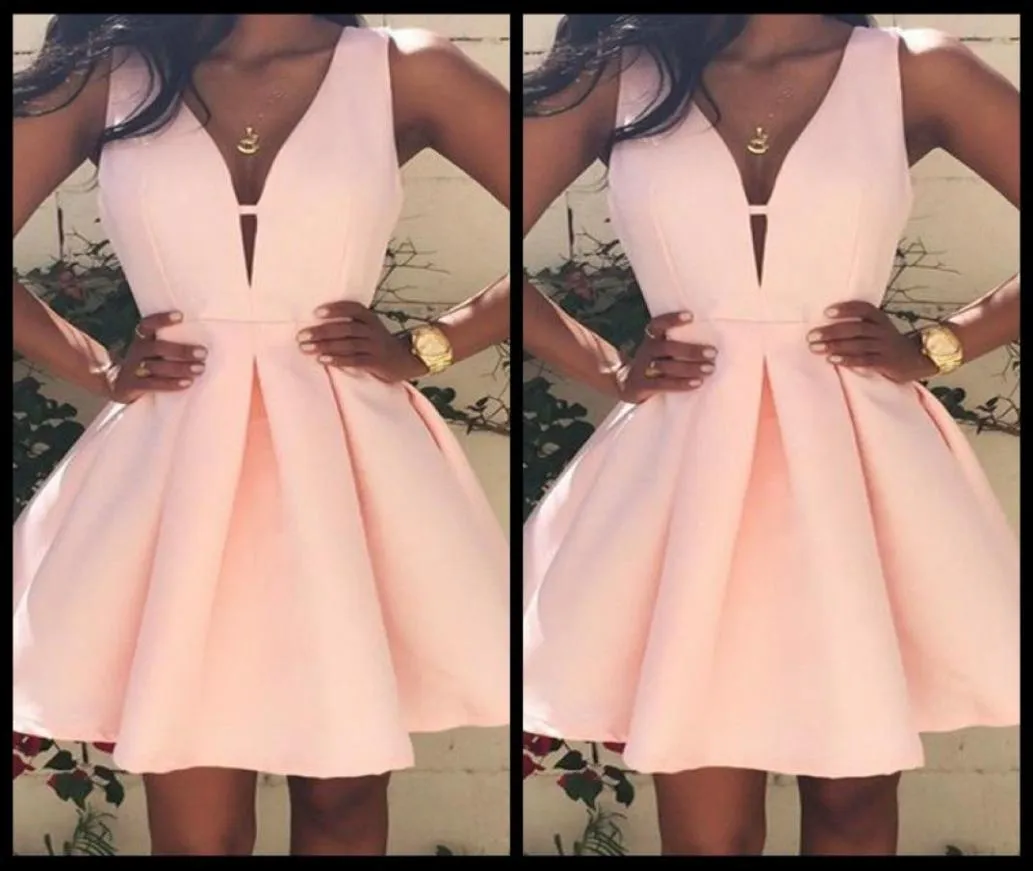 Roze platte geplooide rits v -nek mouwloze sexy homecoming schattige mini jurk eenvoudige goedkope jurken avondkleding 8470904