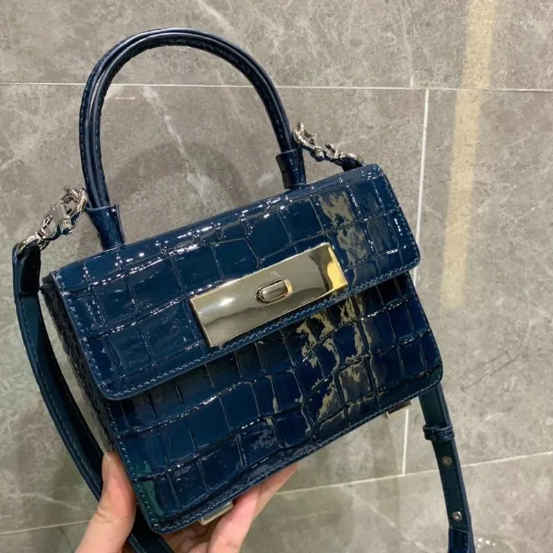 Shoulder Bags Yiyi's Factory Direct Sales 2024 Chaowang Red Hand Carrying Retro Box Bag Crocodile Portable One Messenger