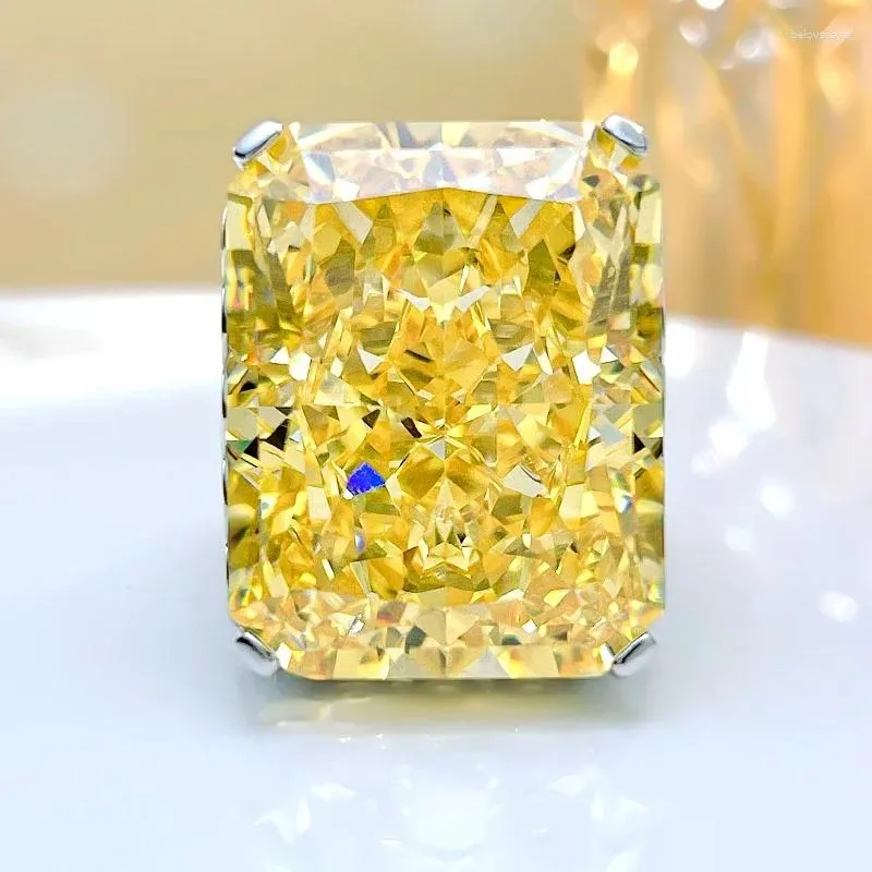 Anneaux de cluster Désir un anneau en argent sterling européen et américain de luxe avec un diamant à haut carbone Radian coupant l'industrie lourde