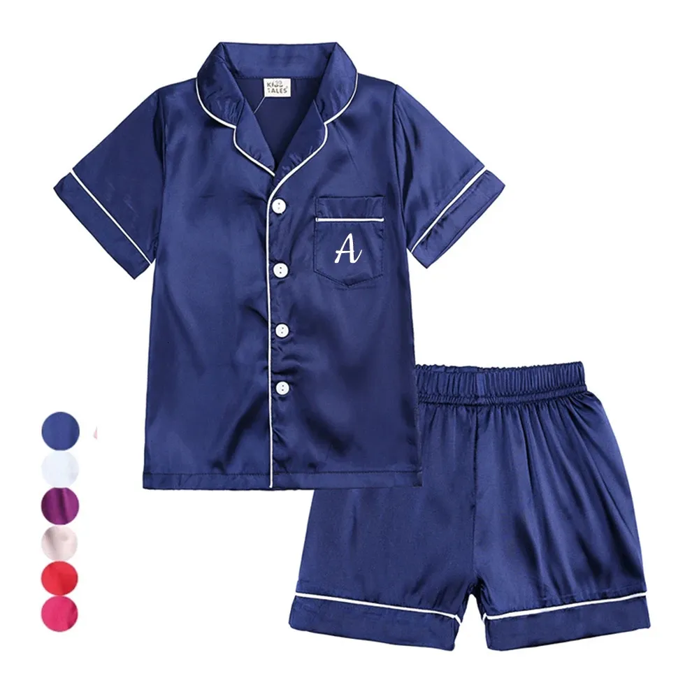 Adolescente pyjamas d'été personnalisé texte en satin enfants pjs vêtements de cadeau personnalisés garçons filles fête familiale salonwear 240418