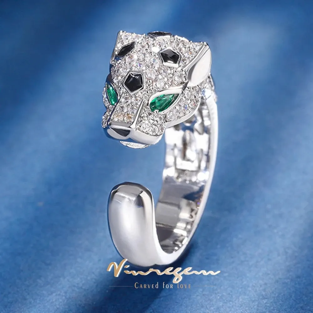 Vinregem Leopard Head Lab Créé Emerald Gemstone Personnalité Open Femmes Ring Gift Anniversaire Cocktail Fine Bijoux en gros 240420