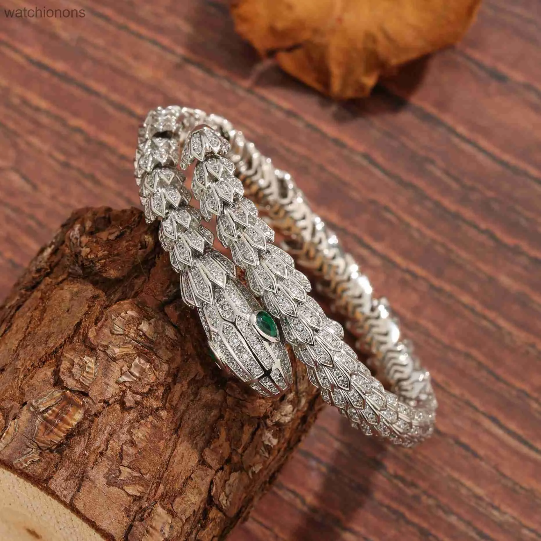 High Level Original Blgarry Designer Bangles Hip Hop Fashion Exaggerated Snake Bones Full Diamond Emerald Green Eyes Spirit Snake Scale Style with Brand Logo