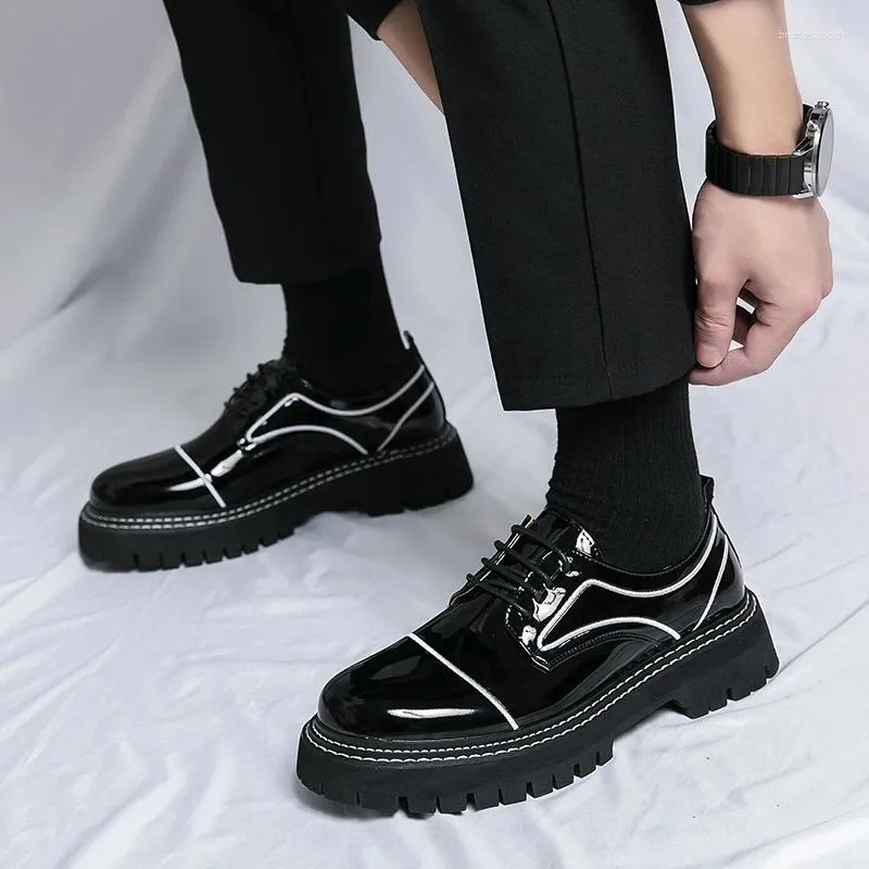 Casual Shoes Summer Tjock Sole Leather Metal Chain Loafers Round Head High Quality Slip-ons Business Formal Manliga Moccasins