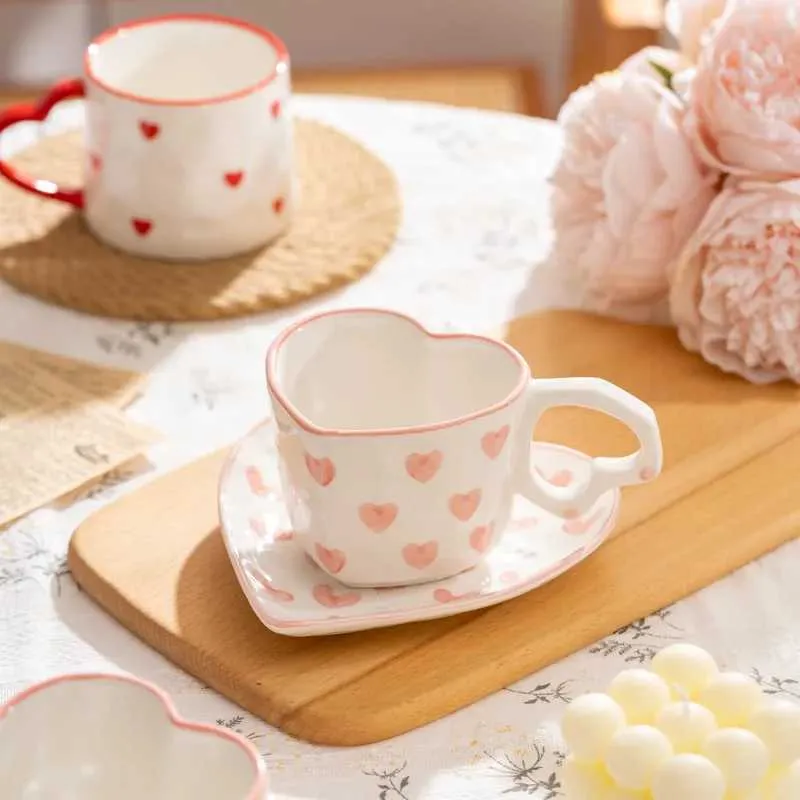 Tazze in stile medio Oriente tazza da tè da tè creativo tazza di cuore di latte in ceramica tazza di porcellana tazze da tavolo da tavolo all'ingrosso j240428