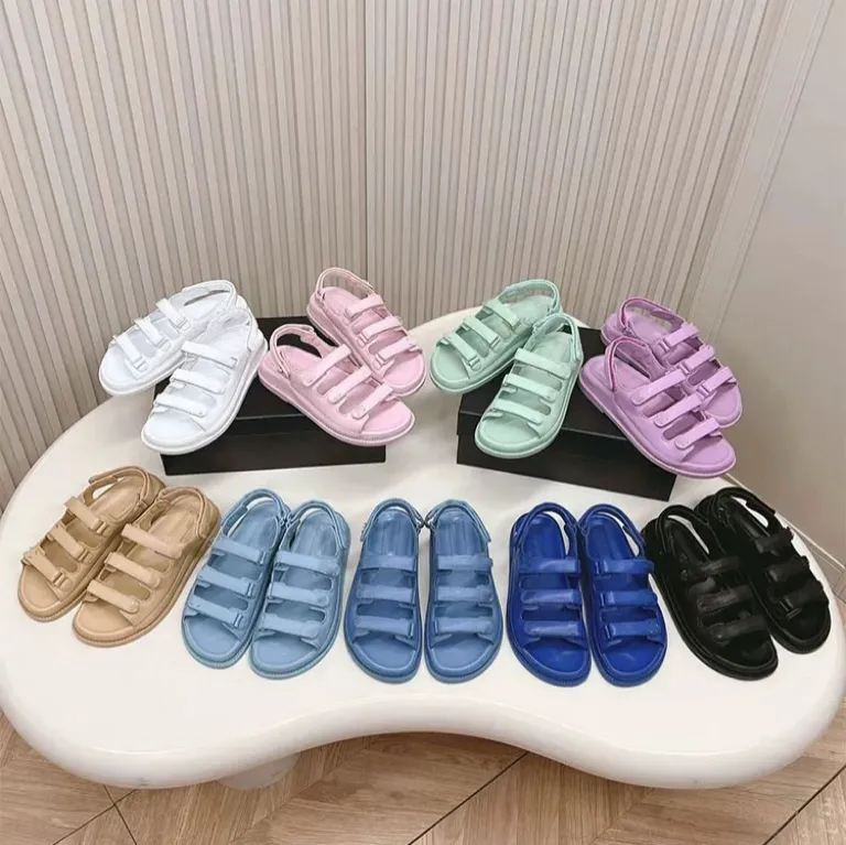 Womens Beach Sandalen: Elegante Flache Sandalen, Lässige