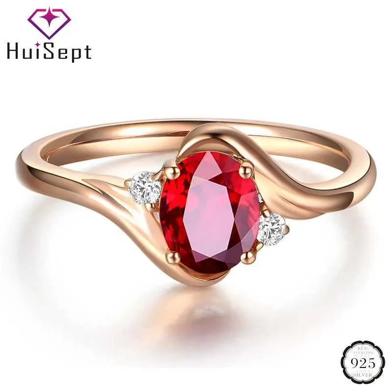 Anneaux de bande HUisept Elegant 925 Femmes Silver Jewelry Ring ovale Ruby Zircon Gol Open Ring Open Wedding Party Decoration Q240427