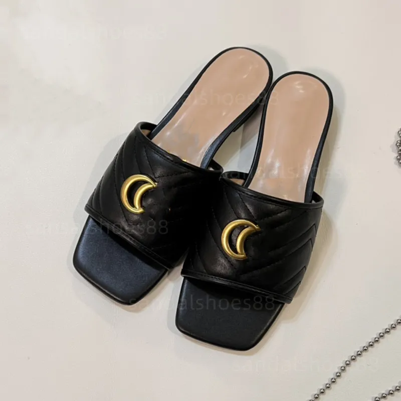 Slippers for Womens Sandals Slides Designer Femmes Sandale Sandale en cuir matelassé Sandales Blue Denim Sandal Sandal Slidders Flat Slip on Sandles Summer Beach Chaussures