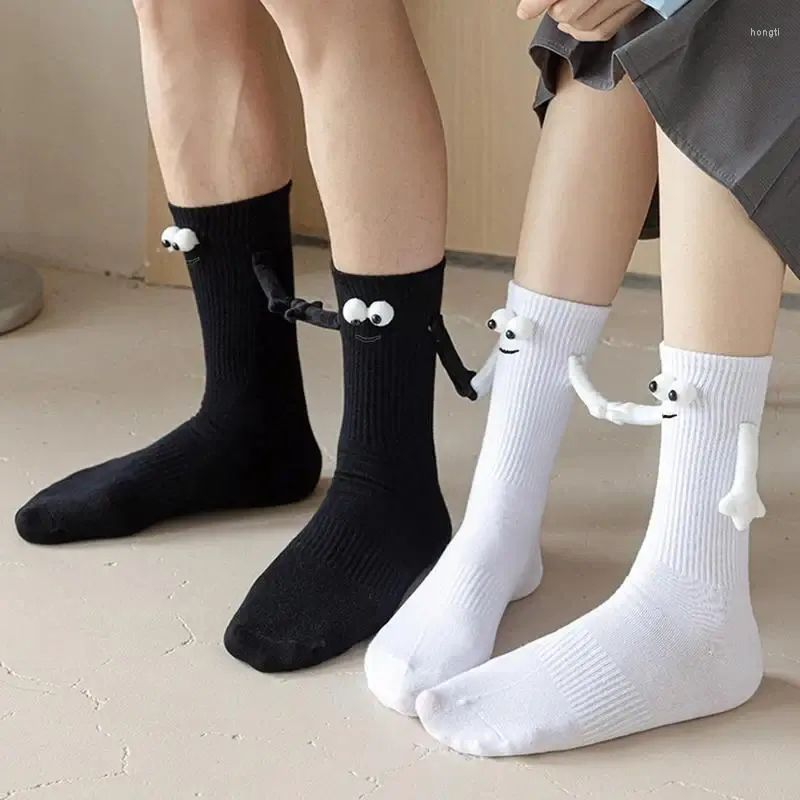 Chaussettes masculines 3D Magnetic Mid-tube Doll Coton Soft Breathable Anti-Slip Couple se tenant la main pour les familles d'amis couples