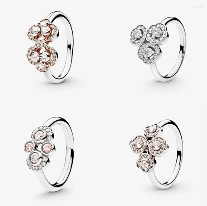 Anneaux de cluster S925 argent sterling scintillant trois anneaux de fleurs avec des détails de ligne fine et un style dynamique