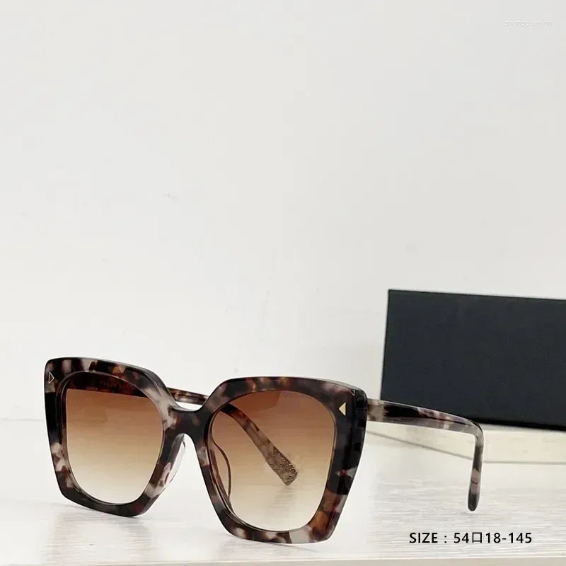 Solglasögon Senaste modemärket Oregelbundet stor ramspegel V Face Artifact Versatile Lightweight Trendy Glasses