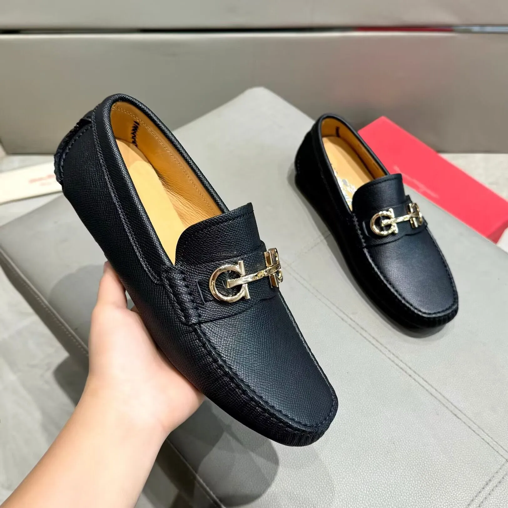 F Designer Men Driver Shoes Chaussures robes Chaussures Man Moccasin Mandons Designer Chaussures decontractees Locs Mules Square Buckle Bhyt000001