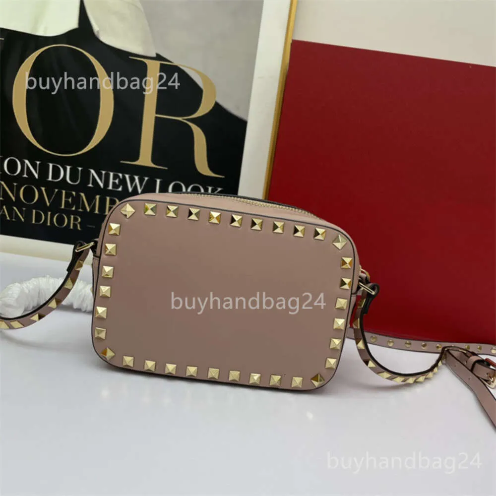 Sacchetti di evento della borsa top borse rock stallone vlogoo valentyno borse 2024 vere lee in pelle versavibile spalla crossbody aderente rivettatore versatile cagnatta piccoleposta quadrata d26b