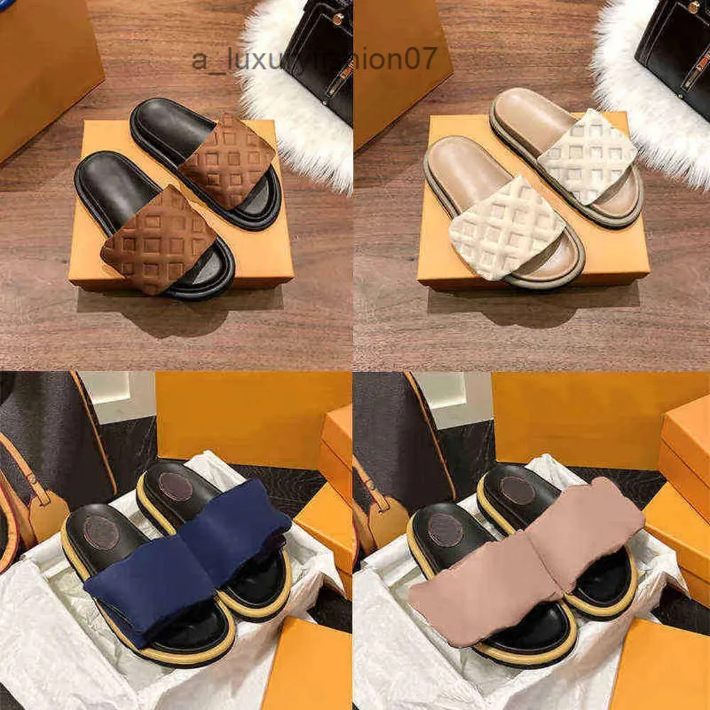 Luxe zwembad kussen comfort reliëf muilezels designer slippers Sandalen Sandalen vrouwen schoenen koper beige diepblauw drievoudige zwarte marine roze roze wit met originele doos