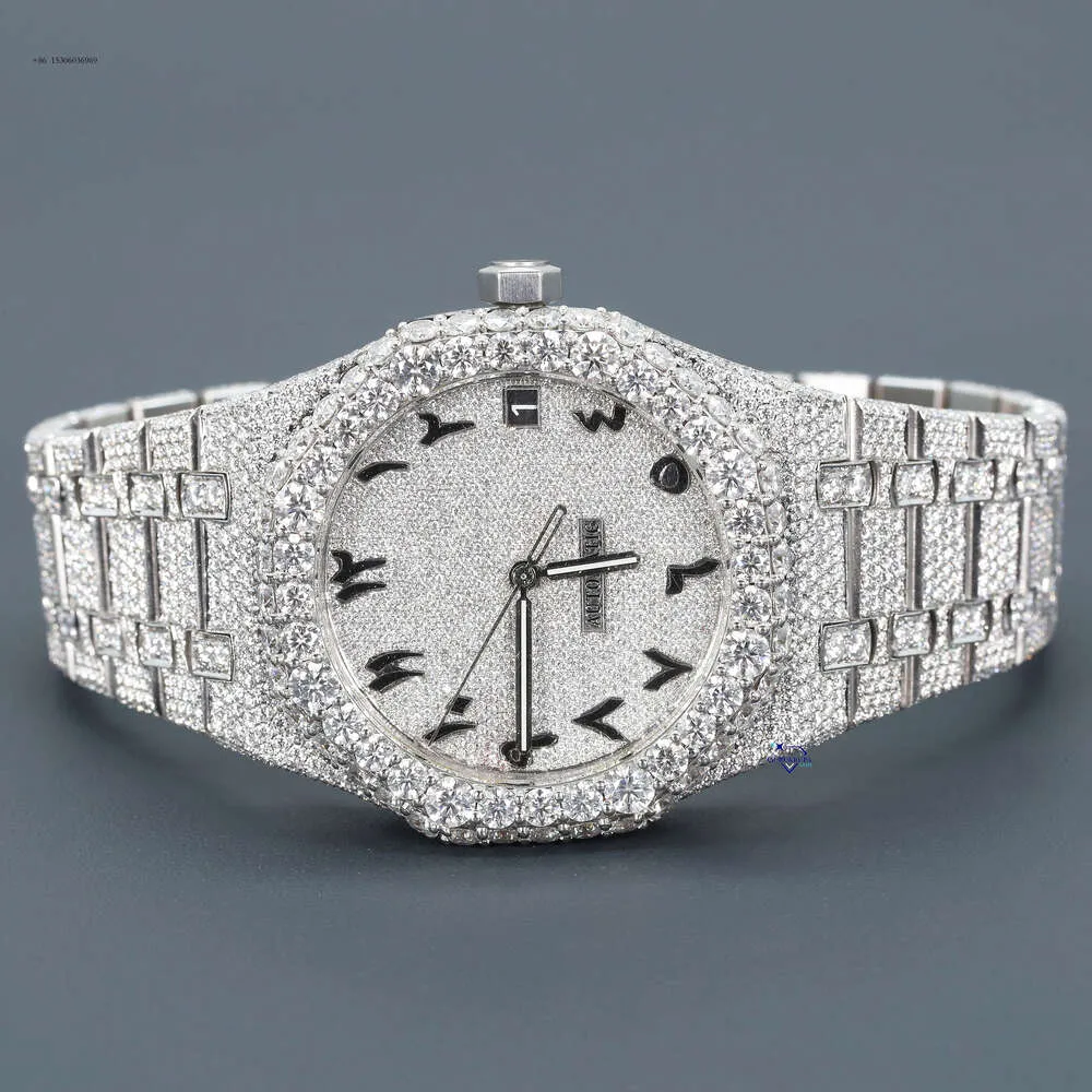 Ons nieuwste toevoeging onthullen Hip Hop pols horloge gemaakt in roestvrij staal met met VVS Clarity Lab Grown Diamonds