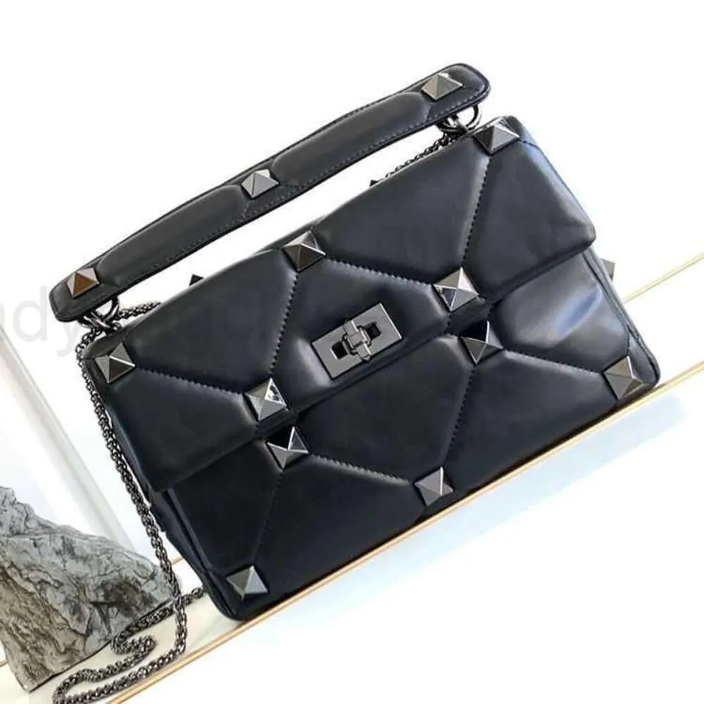 Designpåse Valentionz Crossbody Beach Small Handbags Bag New Crystal Buckle Light Bags Nice Beauty V Bags Handväskor Ins For Designer Ladies Large V ons Bag Designe Gefo