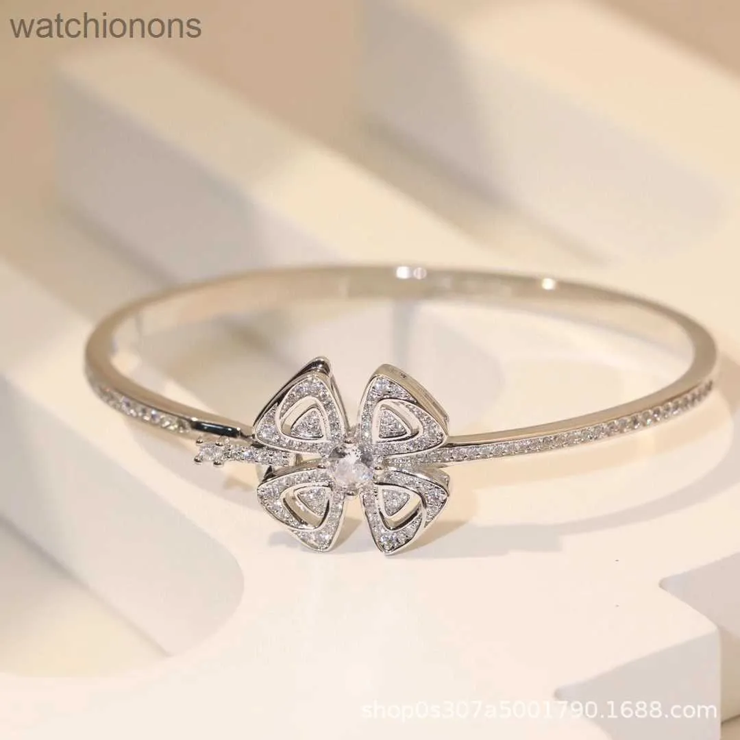 Hoog niveau originele Blgarry Designer Bangles Rose Gold ingelegde diamant bloemarmband Bloemvormige zoete armband voortreffelijk met merklogo