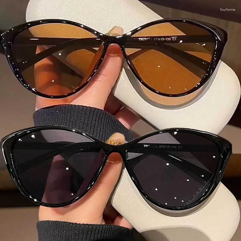 Güneş gözlüğü retro çerçeve kedi gözü kadınlar moda vintage marka tasarımcısı gözlükler punk tek parça tonlar sokak kıyafetleri