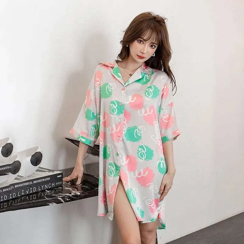 Abbigliamento da donna 2024 pigiami estivo graffiti camicia di seta ghiacciata abito da pigiama può essere superato abbigliamento da casa