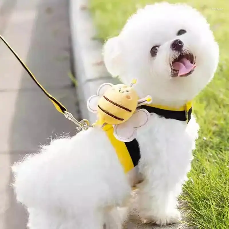 犬の襟ハーネスリーシュセット犬のかわいい蜂のデザインで調整可能な通気性のある子犬猫屋外ペットアクセサリー