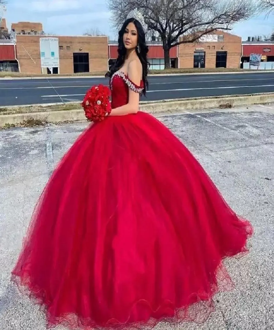 2022 Dark Red Vintage Quinceanera Sukienki z koralikami kryształami Tiulle z ramion formalny konkurs suknia Słodka 16 urodzinowa suknia balowa 9352661