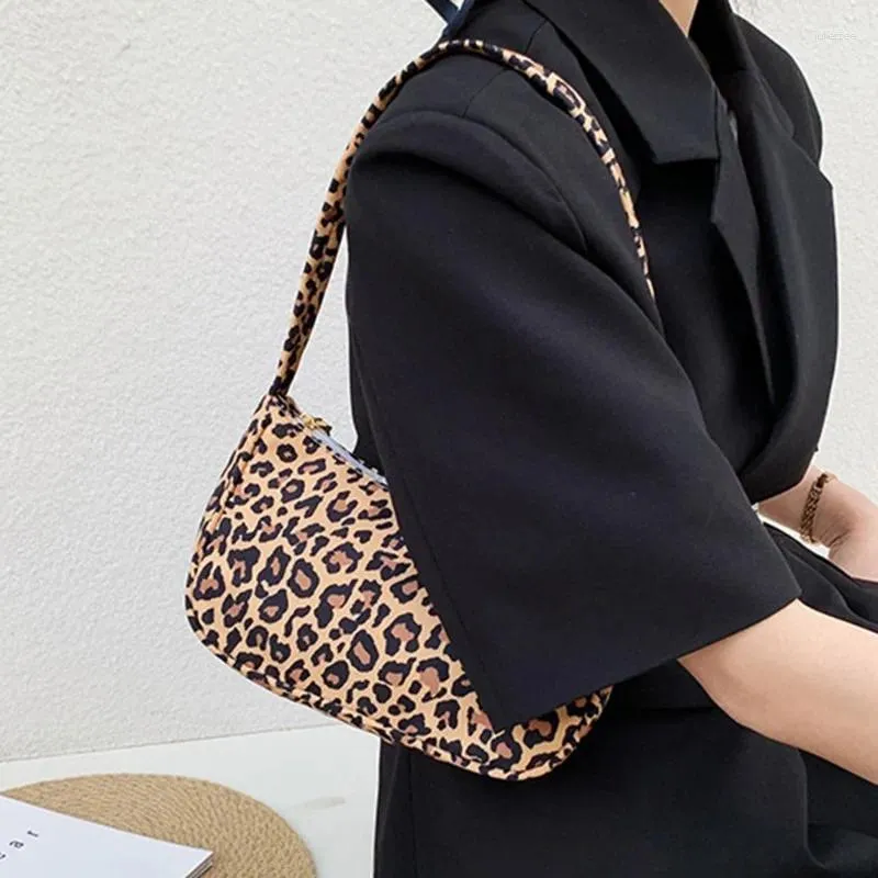 Totes Ins Mode vielseitige Umhängetasche Unterarm für Frauen Kuh Leoparden Zebra Drucktasche Y2K Handtaschen Vintage Mini Plüsch