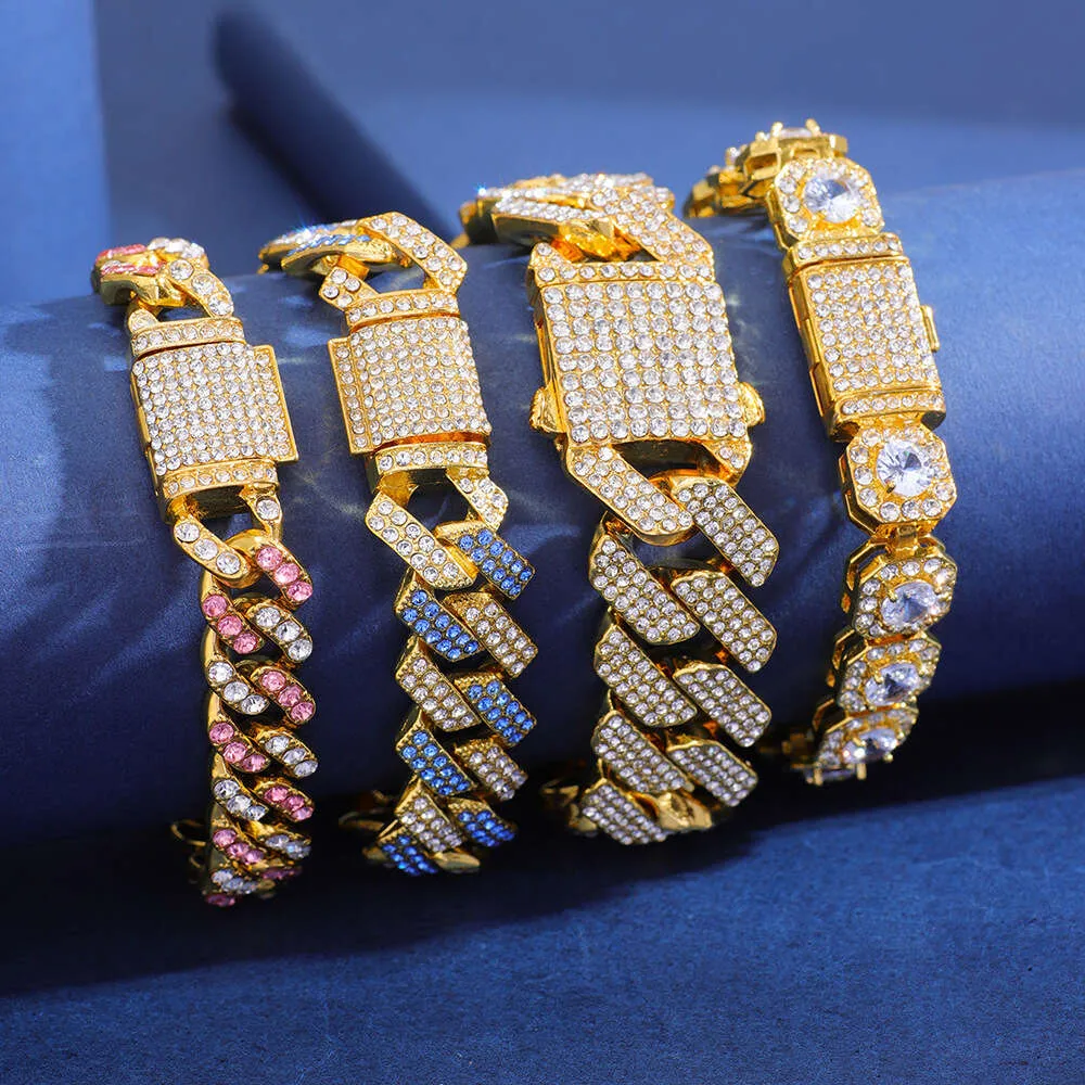 Designer Collane a pendente in lega di zinco Collezione Full Diamond Collezione Hip-Hop Street Style Series Cuban Chains Cuban Sugar Mens and Womens Bracelets Ankles