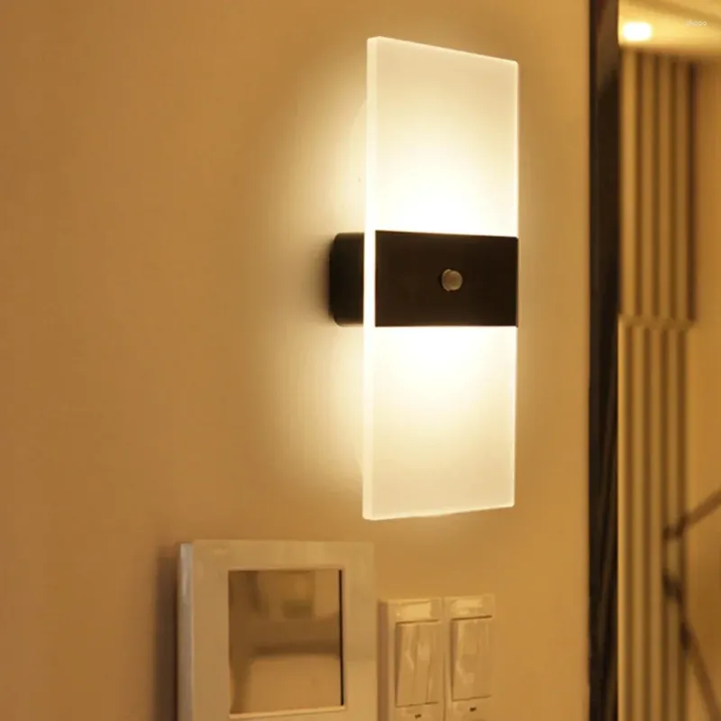 Lampa ścienna salon kinkiet lekka USB ładowne oświetlenie ruchu ruchu wewnętrznego sypialnia sypialnia korytarz schodów