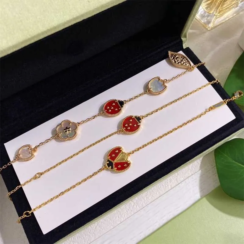 Noble and elegant bracelet popular gift choice High Gold Seven Star Ladybug Flower Bracelet Single White with common vnain