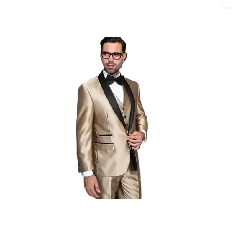 Costumes pour hommes Satin Gold Suit des hommes Châle Revers simple Mariage Slim Slim Fit Prom Custom Groom Blazer 3 Peices (veste Pantalon Gire)