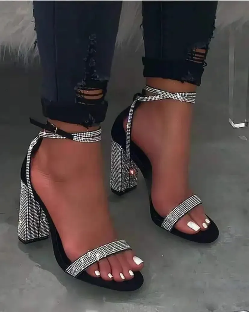 Topuk Sandallar Kadınlar Rhinestone Seksi Şeffaf Yüksek Topuk Sandals Kadın Yaz Partisi Elbise Ayakkabı Bayanlar Pompalar Plus Boyut 240426