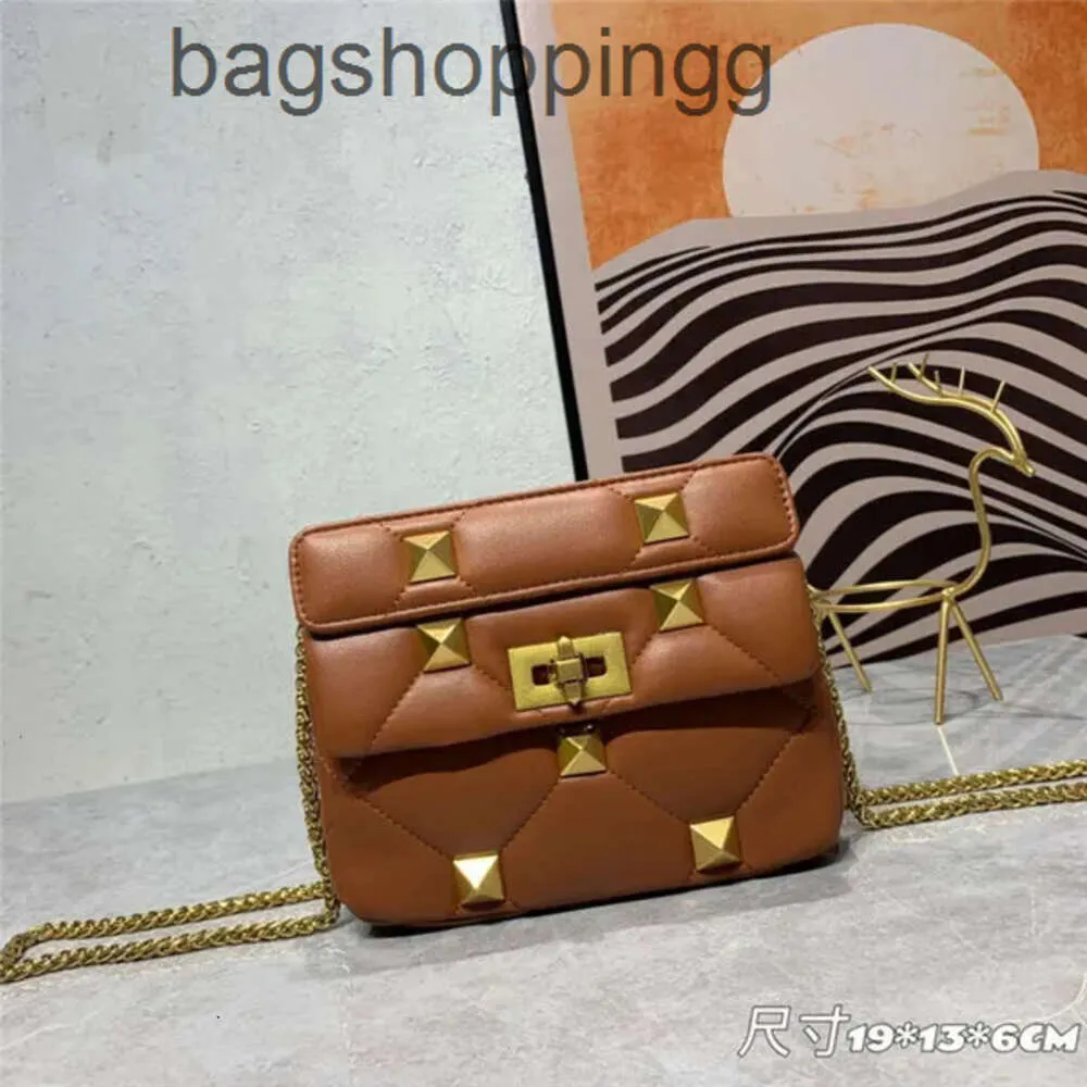 Large Valenttiinos Stud Handheld Designer Bags Flap Bag Chain Small Fashion Shoulder One Crossbody Handbag Leather Sheepskin Rivet Womens 9R5Y